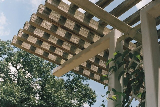 alt="benefits-of-custom-pergola"
